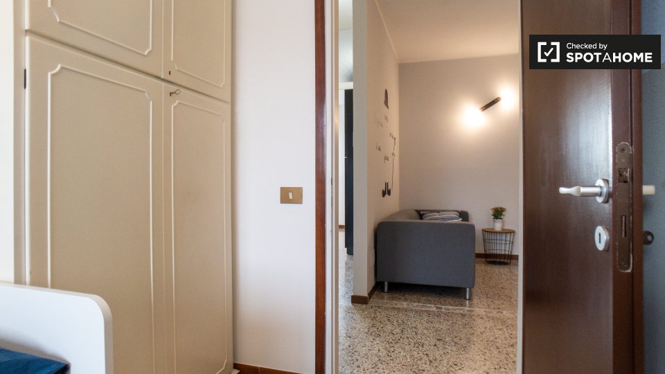 Immagine 4 di Camera condivisa in affitto  in Via Lucca, 20152 Milano MI, Italy a Milano