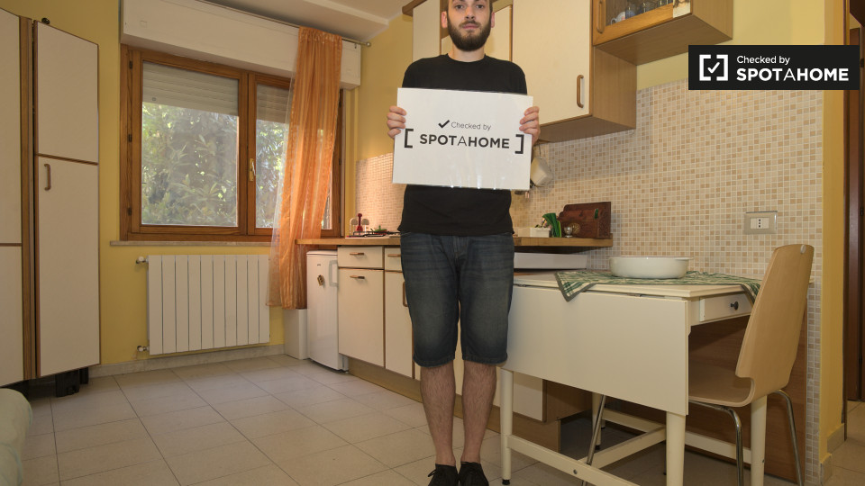 Immagine 5 di Appartamento in affitto  in Via Servigliano a Roma