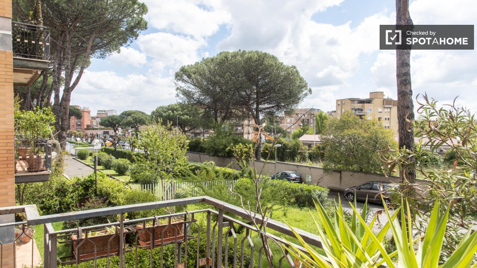 Immagine 18 di Appartamento in affitto  in Via Poggio Verde a Roma