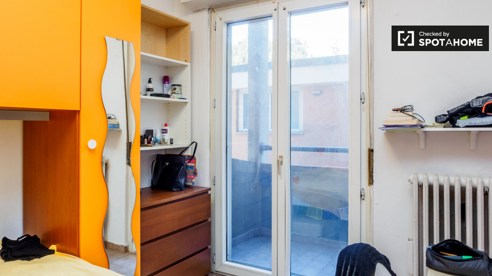 Immagine 17 di Camera condivisa in affitto  in Largo Caccia Dominioni a Milano