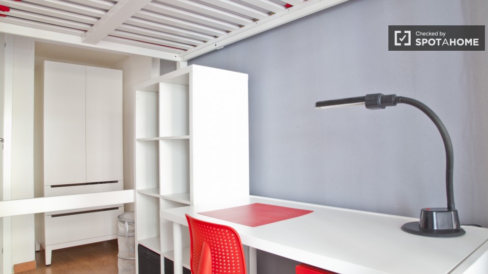 Immagine 14 di Camera condivisa in affitto  in Viale Libia a Roma