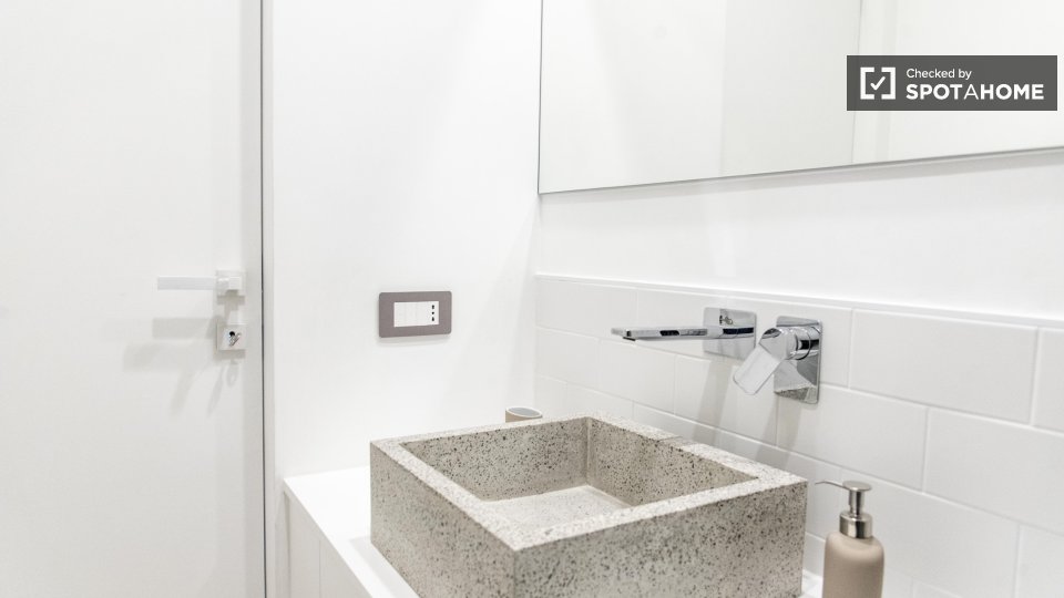 Immagine 4 di Appartamento in affitto  in Via Pietro Maffi a Roma