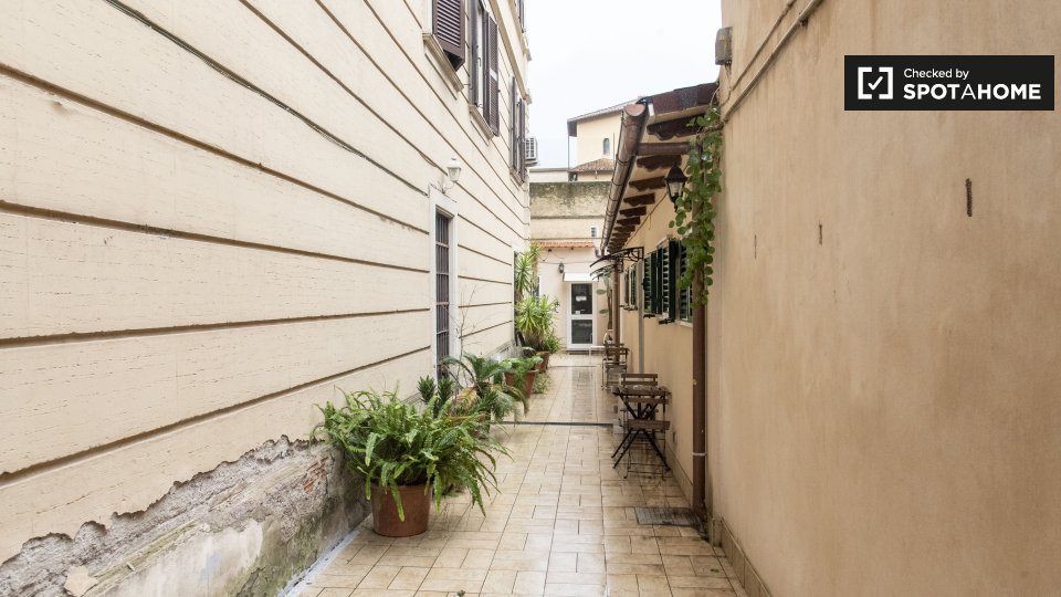 Immagine 19 di Ufficio in affitto  in Via Giuseppe Luigi Passalacqua a Roma