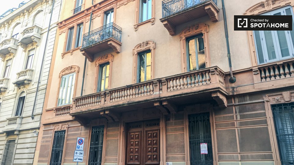 Immagine 10 di Ufficio in affitto  in Via Carroccio a Milano