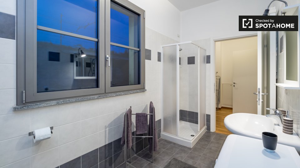 Immagine 11 di Ufficio in affitto  in Via Enrico Cosenz a Milano