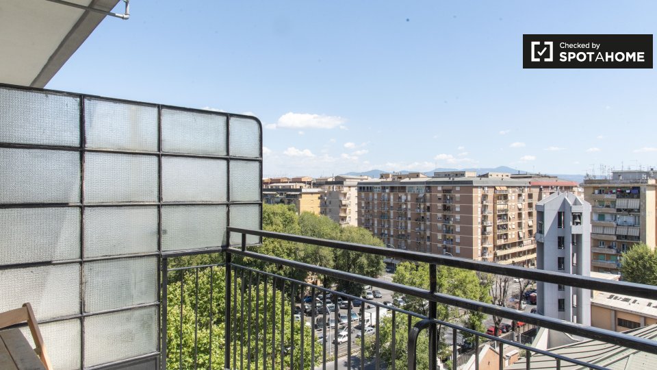 Immagine 13 di Ufficio in affitto  in Viale della Venezia Giulia a Roma