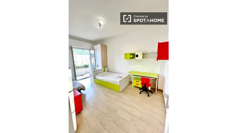 Immagine 1 di Camera condivisa in affitto  in Via Carmelo Onorato a Genova