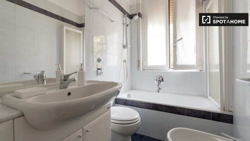 Immagine 11 di Appartamento in affitto  in Via Monzambano, 20159 Milano MI, Italy a Milano