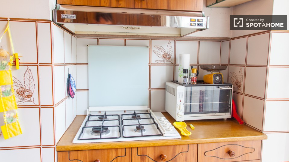 Immagine 6 di Camera condivisa in affitto  in Via Val Padana a Roma