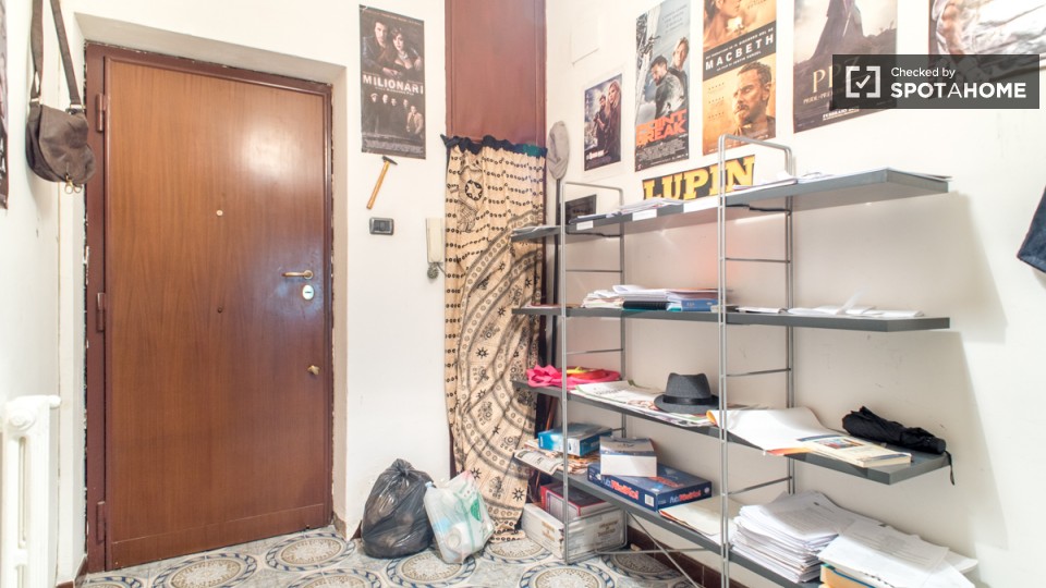 Immagine 19 di Camera condivisa in affitto  in Largo Somalia a Roma
