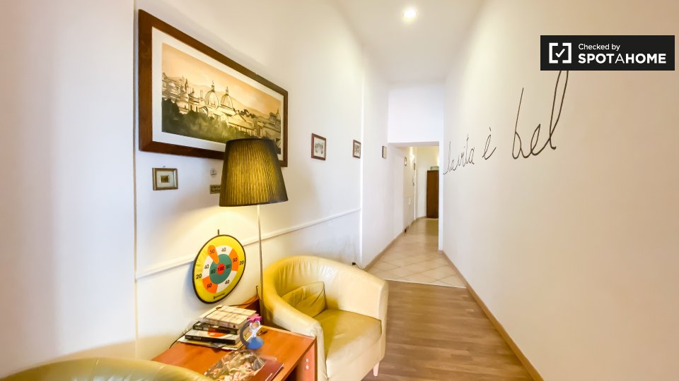 Immagine 17 di Camera condivisa in affitto  in Piazza Vittorio Emanuele II a Roma