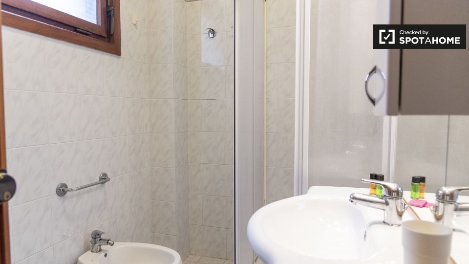 Immagine 16 di Appartamento in affitto  in Via della Balduina a Roma