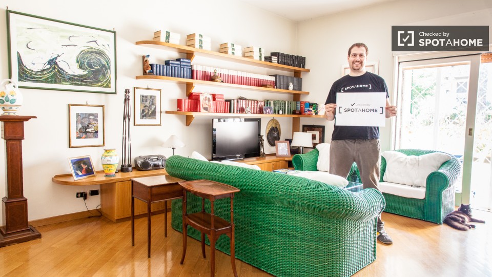 Immagine 7 di Camera condivisa in affitto  in Via Coviello a Roma