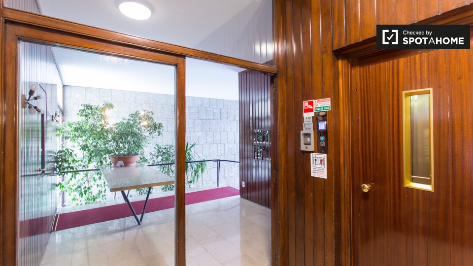 Immagine 15 di Ufficio in affitto  in Via Cesare Cesariano, 20154 Milano MI, Italy a Milano