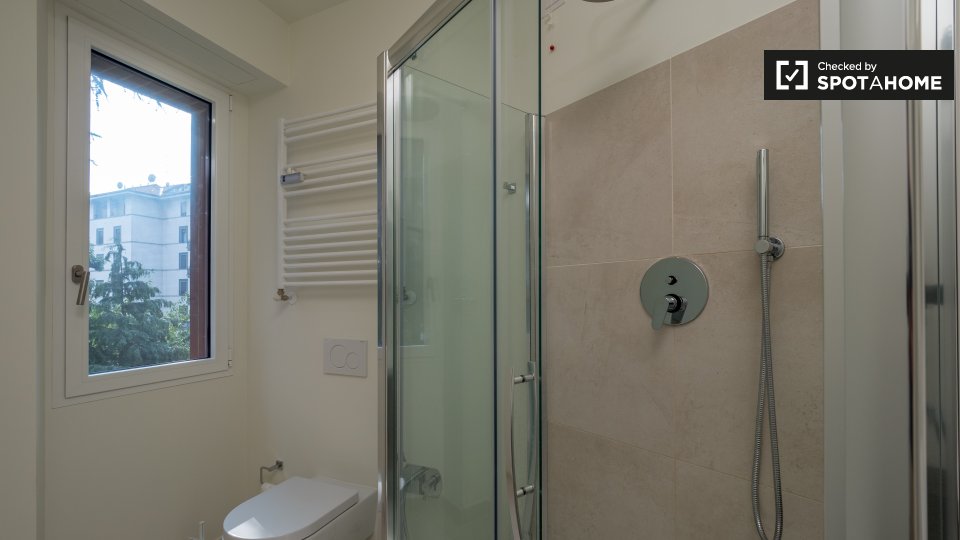 Immagine 10 di Ufficio in affitto  in Via Ippolito Nievo, 20145 Milano MI, Italy a Milano