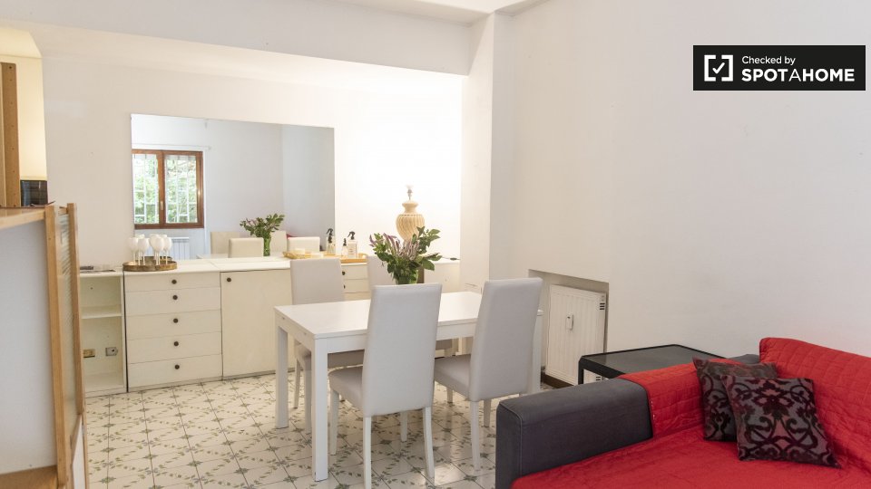 Immagine 17 di Appartamento in affitto  in Via Pieve di Cadore a Roma