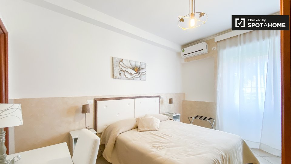 Immagine 16 di Camera condivisa in affitto  in Via Giovanni da Empoli a Roma