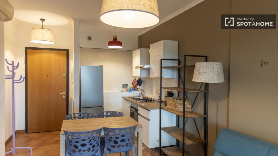 Immagine 14 di Appartamento in affitto  in Via Saronno a Roma