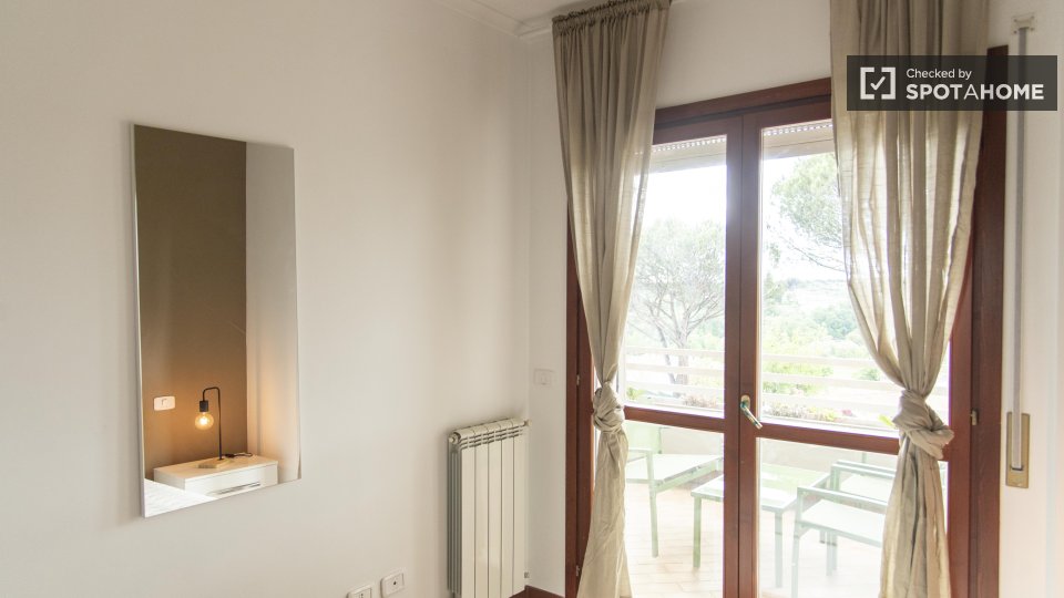 Immagine 12 di Appartamento in affitto  in Via Saronno a Roma