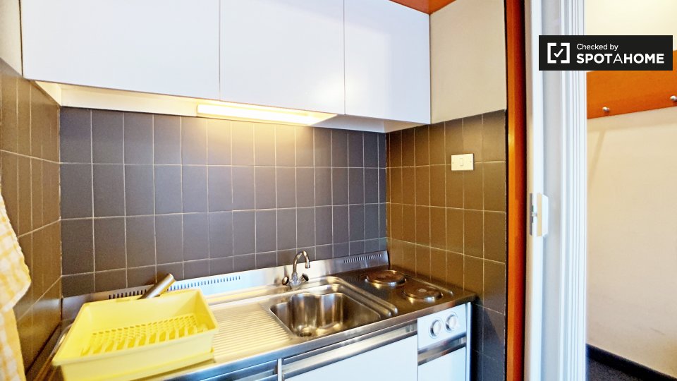 Immagine 8 di Ufficio in affitto  in Via Privata Viserba a Milano