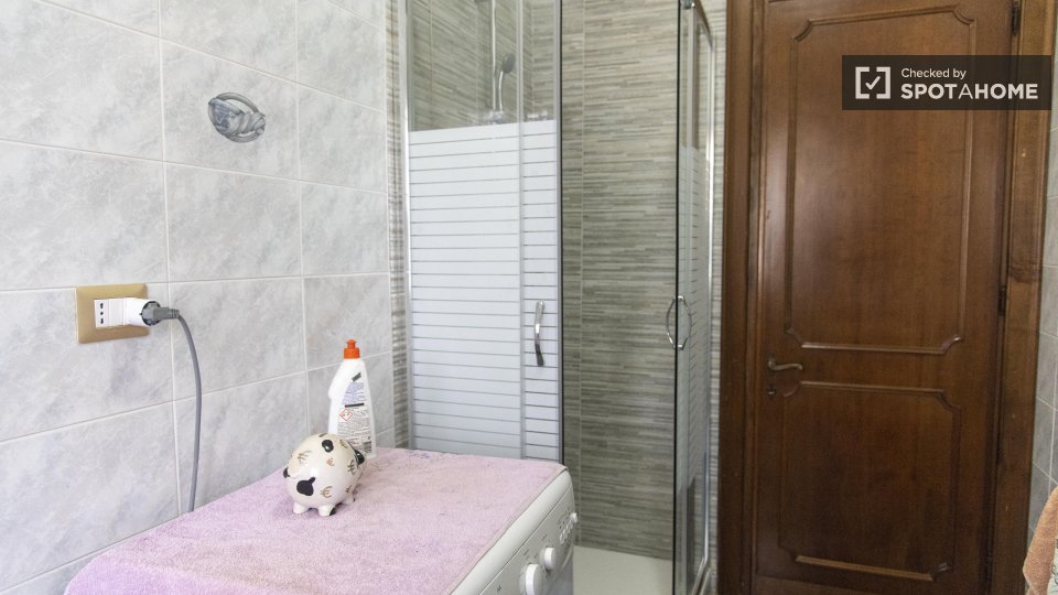 Immagine 4 di Appartamento in affitto  in Via Poggio Verde a Roma