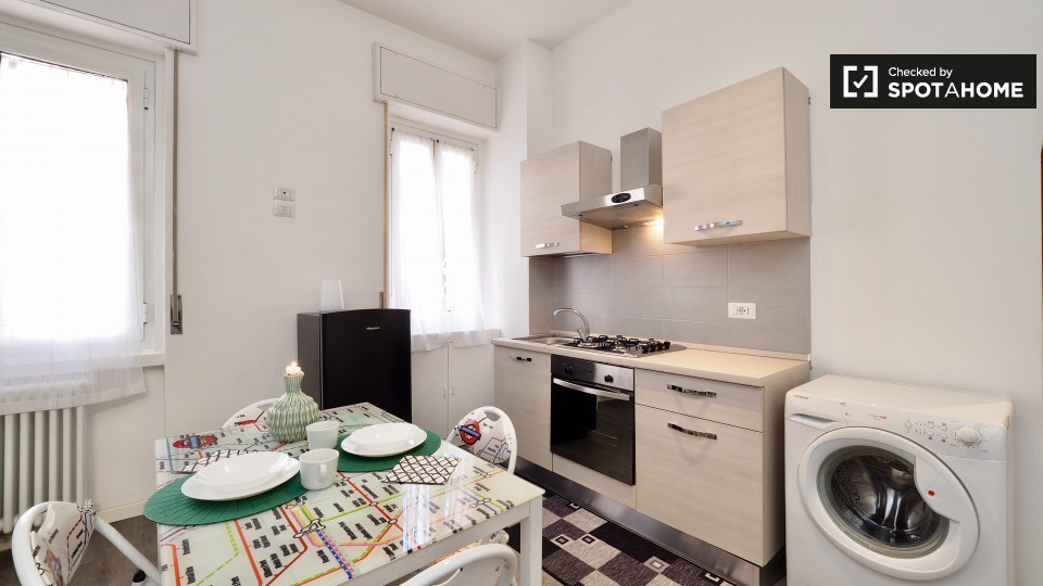 Immagine 2 di Ufficio in affitto  in Via Legnone a Milano