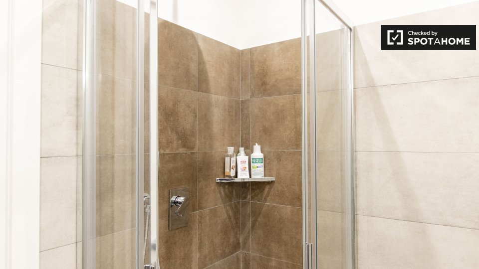 Immagine 10 di Appartamento in affitto  in Via Alessandria a Roma