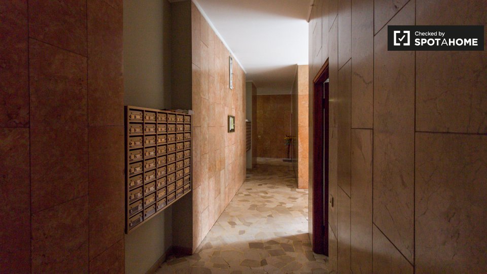 Immagine 19 di Ufficio in affitto  in Via Giuseppe Ripamonti a Milano