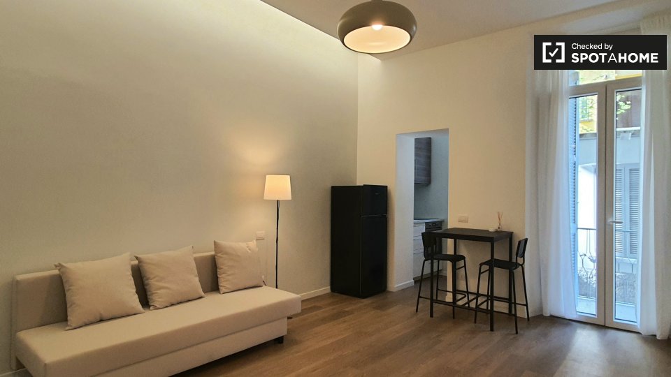 Immagine 1 di Ufficio in affitto  in Viale Certosa a Milano