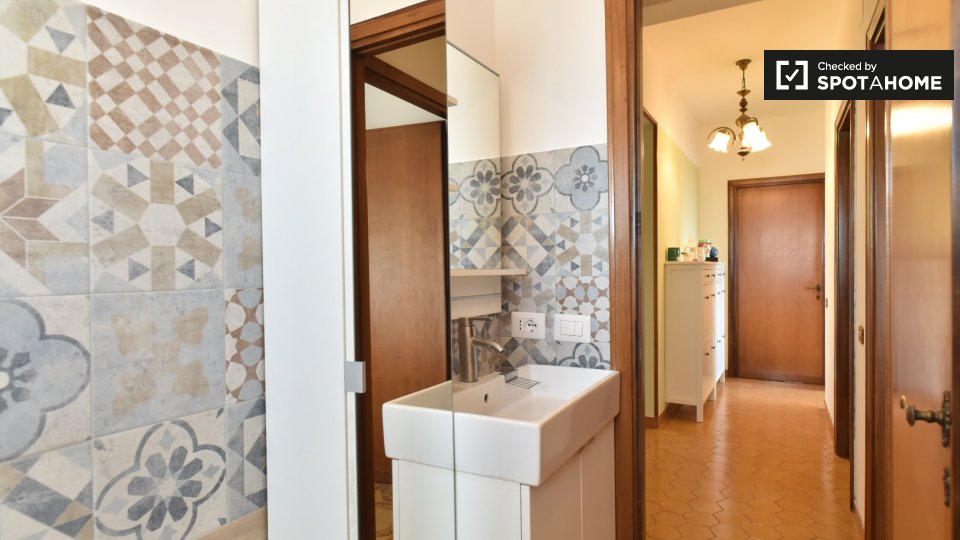 Immagine 10 di Camera condivisa in affitto  in Via Oderzo, 00182 Roma RM, Italy a Roma