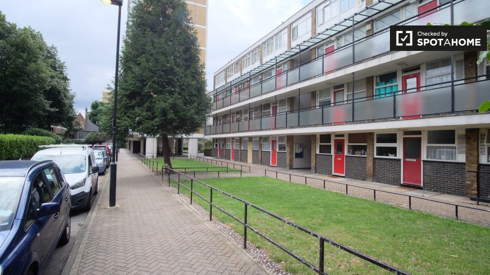 Immagine 13 di Ufficio in affitto  in Flat a 