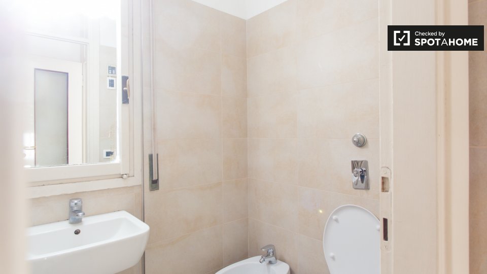 Immagine 16 di Camera condivisa in affitto  in Largo Isabella d'Aragona a Milano