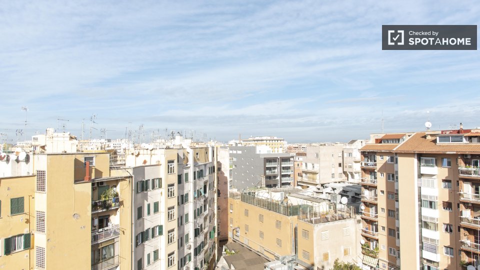 Immagine 13 di Appartamento in affitto  in Via Cesare Baronio a Roma