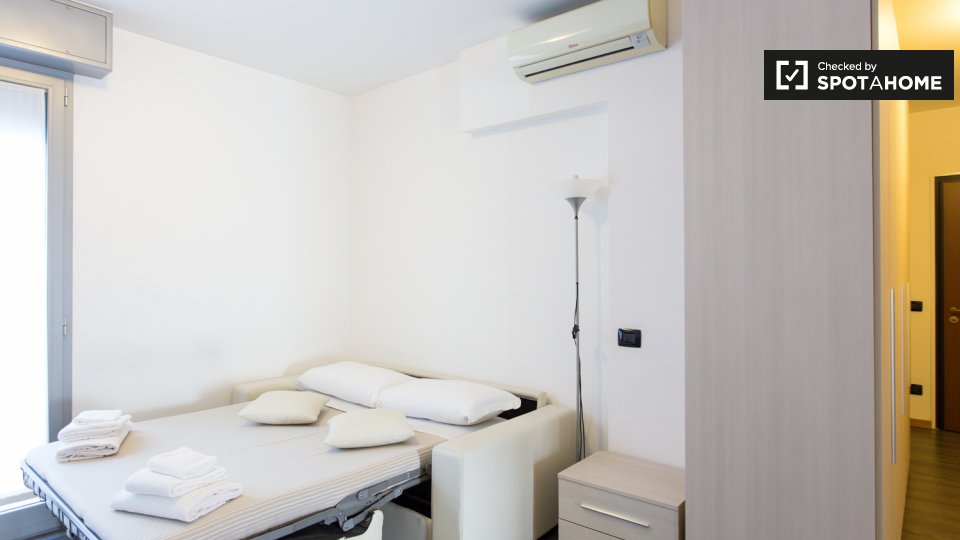 Immagine 2 di Ufficio in affitto  in Via Privata Leonardo Bruni, 20158 Milano MI, Italy a Milano