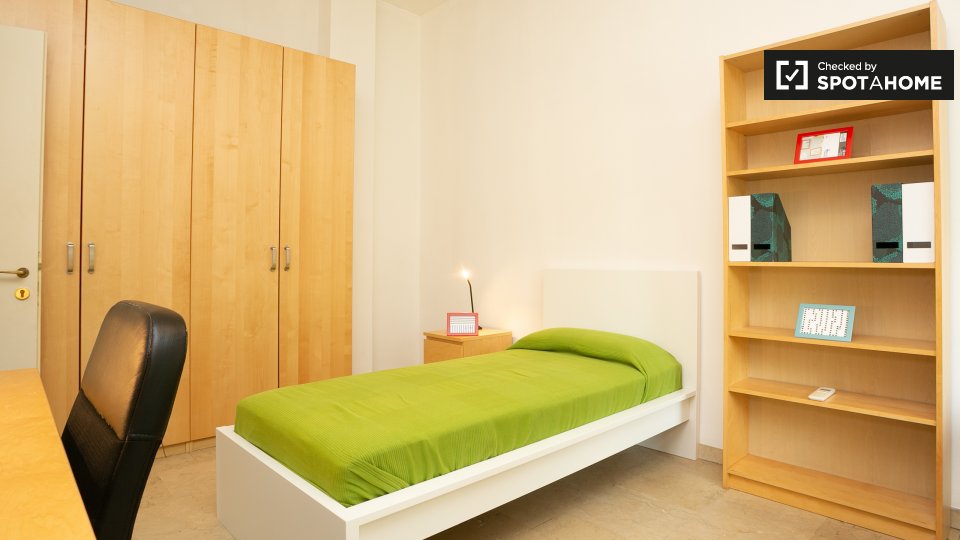 Immagine 13 di Camera condivisa in affitto  in Largo Isabella d'Aragona a Milano