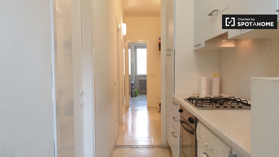 Immagine 18 di Camera condivisa in affitto  in Via Gentilino a Milano
