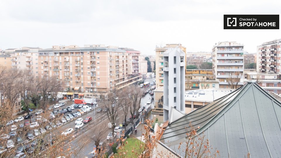 Immagine 9 di Ufficio in affitto  in Viale della Venezia Giulia a Roma