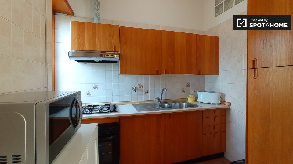 Immagine 10 di Appartamento in affitto  in Via Ildebrando Vivanti a Roma