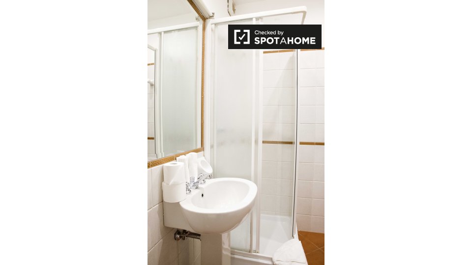 Immagine 8 di Ufficio in affitto  in Via Zucchelli a Roma