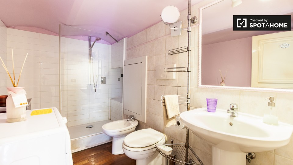 Immagine 12 di Ufficio in affitto  in Via Capo d'Africa a Roma