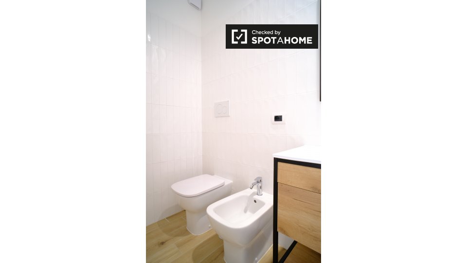 Immagine 11 di Camera condivisa in affitto  in Largo Ettore Marchiafava a Roma