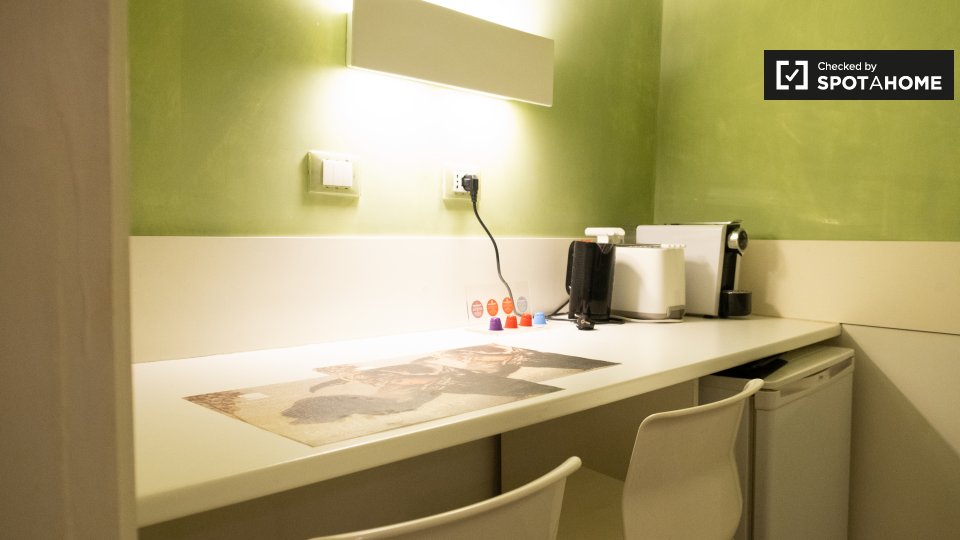 Immagine 14 di Ufficio in affitto  in Via del Banco di Santo Spirito a Roma