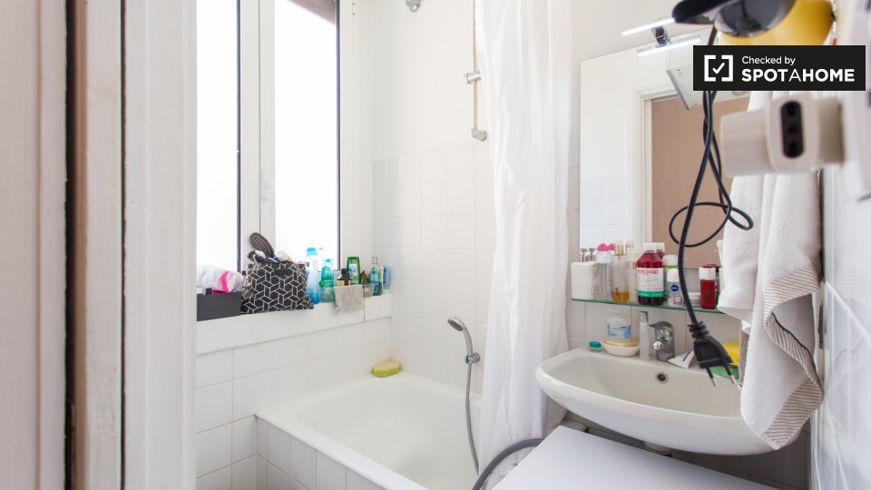 Immagine 11 di Ufficio in affitto  in Via Cesare Cesariano, 20154 Milano MI, Italy a Milano