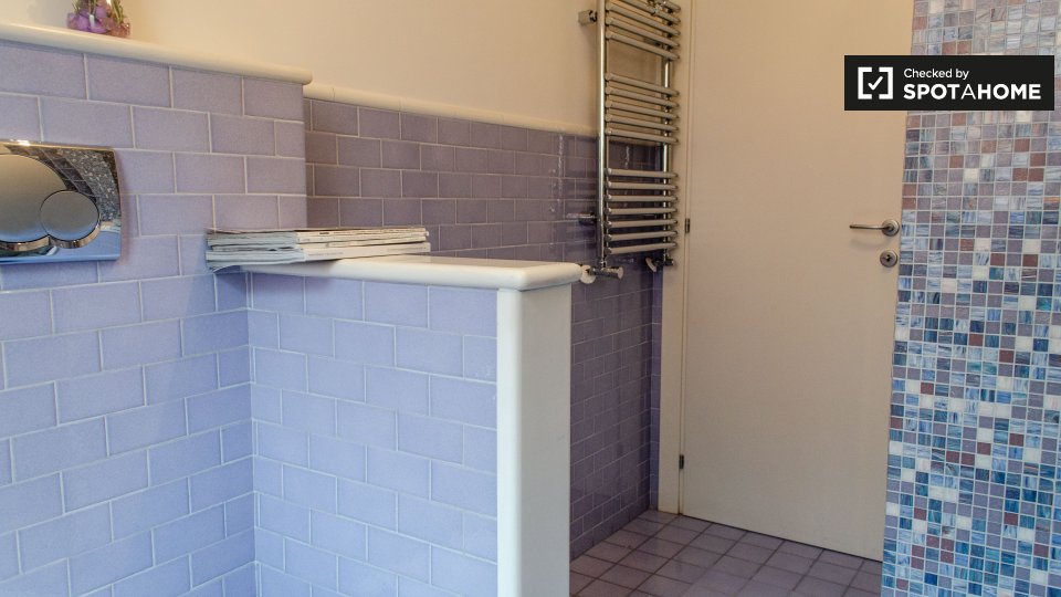 Immagine 7 di Camera condivisa in affitto  in Via Benedetto Croce, 00142 Roma RM, Italy a Roma