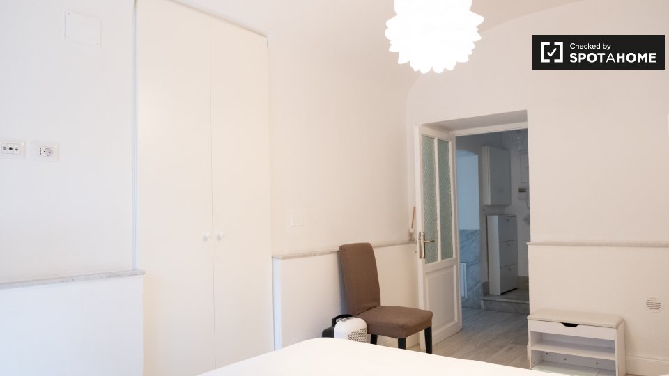 Immagine 4 di Appartamento in affitto  in Via dei Giovi a Roma