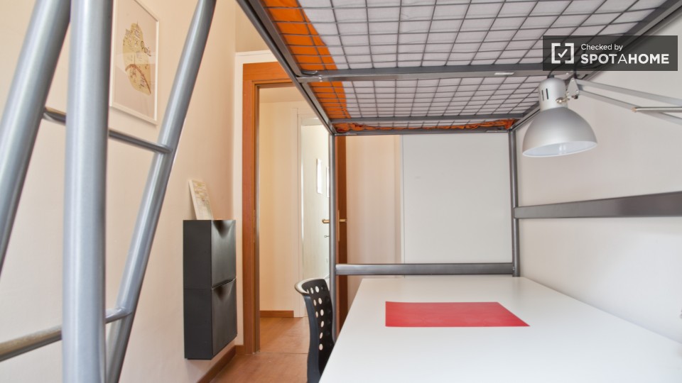 Immagine 1 di Camera condivisa in affitto  in Viale Libia a Roma