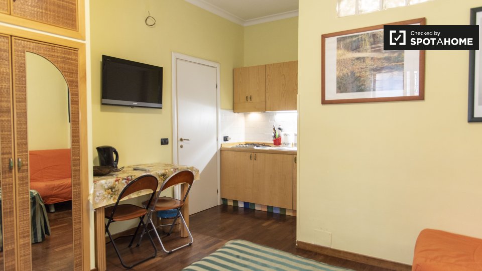 Immagine 16 di Ufficio in affitto  in Circonvallazione Ostiense, 00154 Roma RM, Italy a Roma