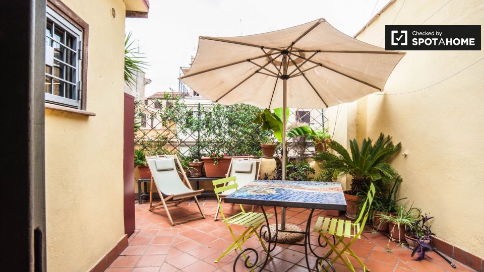 Immagine 12 di Ufficio in affitto  in Via Luigi Pianciani, 00185 Roma RM, Italy a Roma