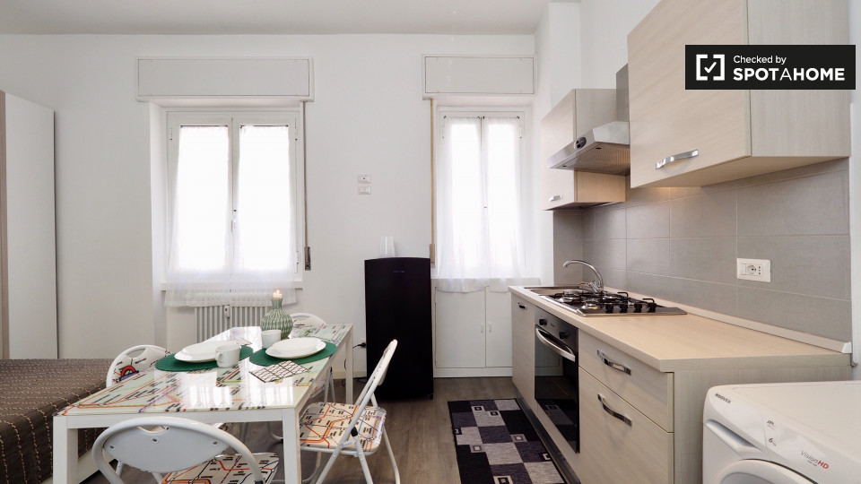 Immagine 3 di Ufficio in affitto  in Via Legnone a Milano