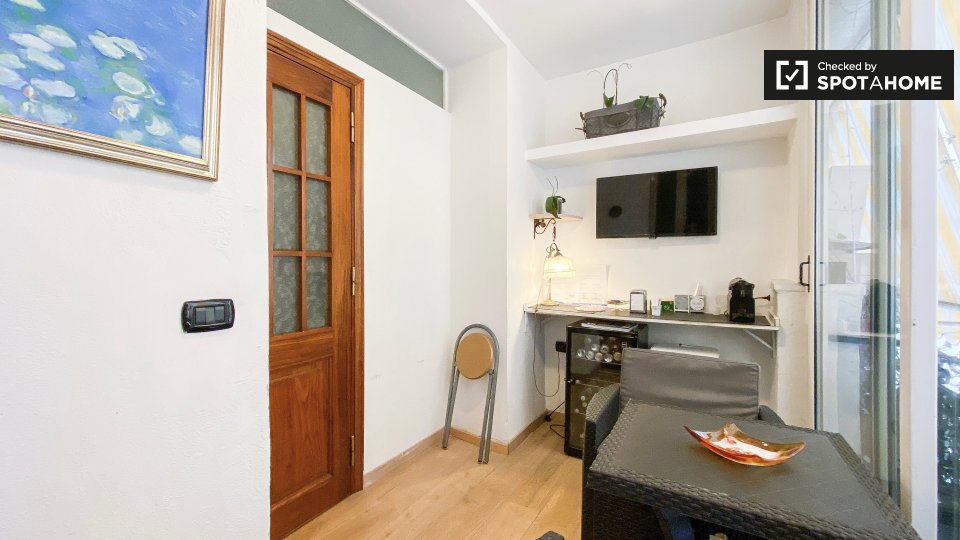 Immagine 17 di Camera condivisa in affitto  in Via Matteo Boiardo a Roma